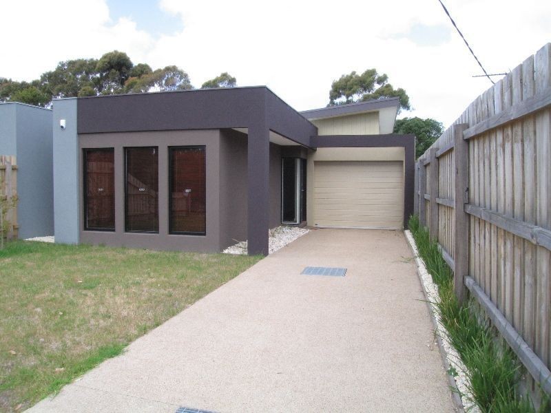 2/23 Rainier Avenue, Dromana VIC 3936