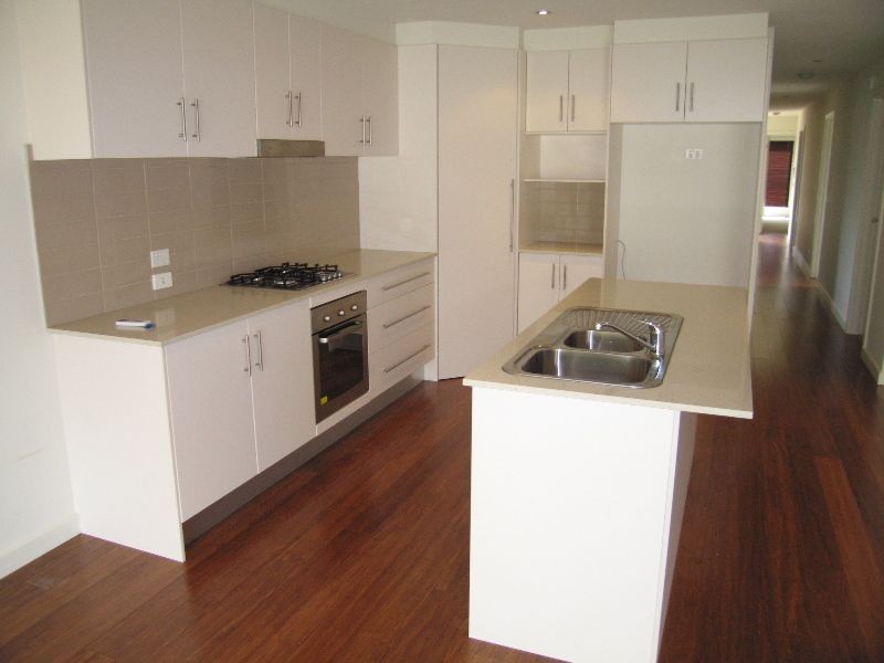 2/23 Rainier Avenue, Dromana VIC 3936