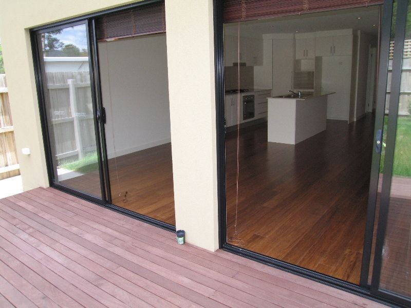 2/23 Rainier Avenue, Dromana VIC 3936