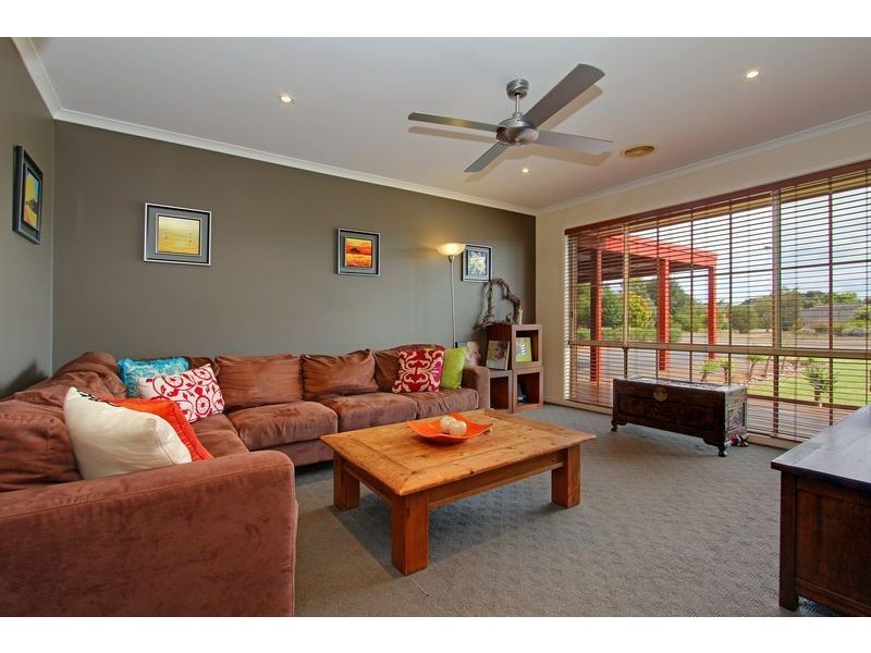 31 Lake View Drive, Safety Beach VIC 3936
