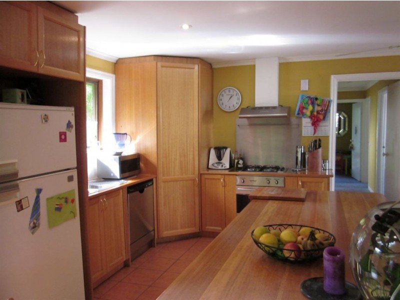 76 Seaview Avenue, Safety Beach VIC 3936