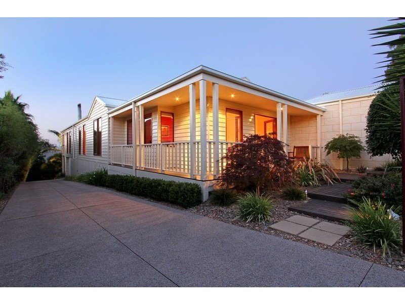 30 Burrell Street, Mccrae VIC 3938