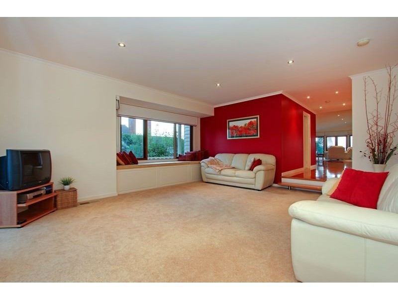 30 Burrell Street, Mccrae VIC 3938