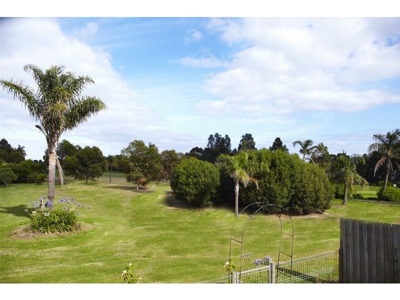 1 Palm Vista Drive, Safety Beach VIC 3936