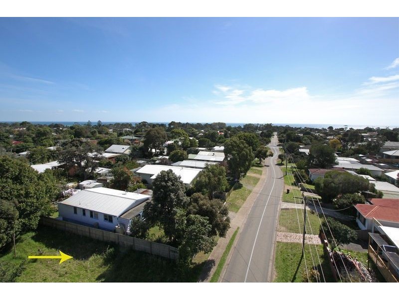 90 Third Avenue, Rosebud VIC 3939