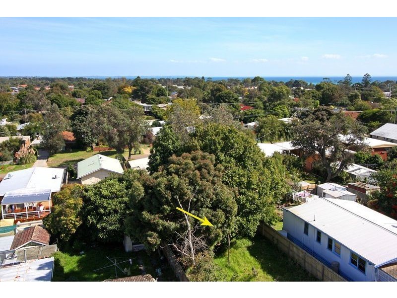 90 Third Avenue, Rosebud VIC 3939