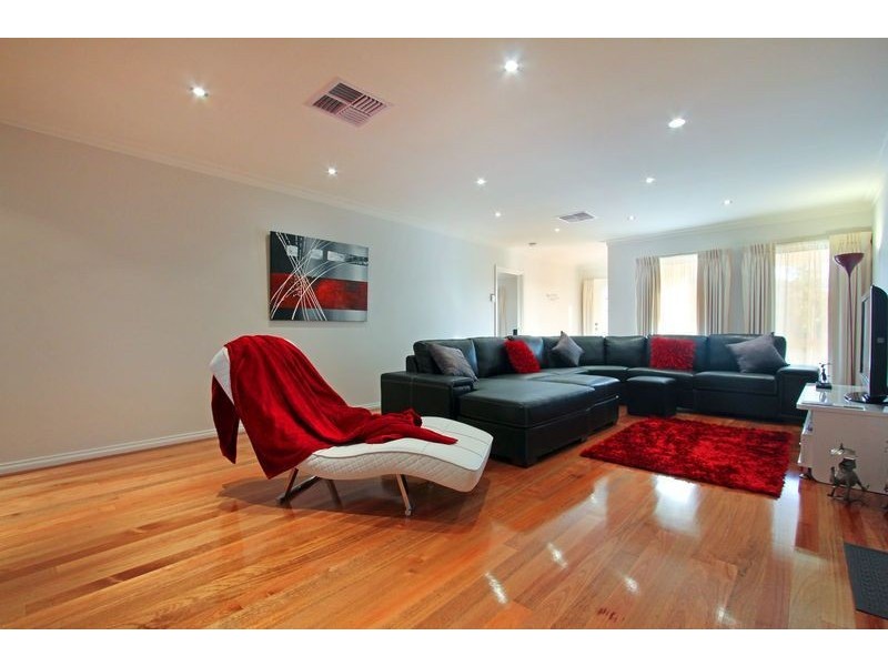 18 Fairway Circle, Safety Beach VIC 3936