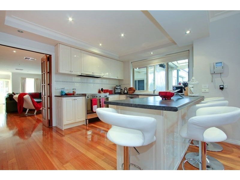 18 Fairway Circle, Safety Beach VIC 3936