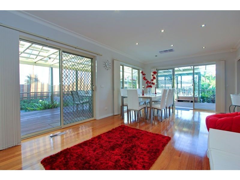 18 Fairway Circle, Safety Beach VIC 3936