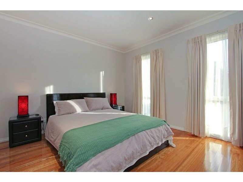 18 Fairway Circle, Safety Beach VIC 3936