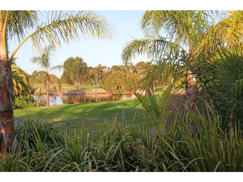 18 Fairway Circle, Safety Beach VIC 3936