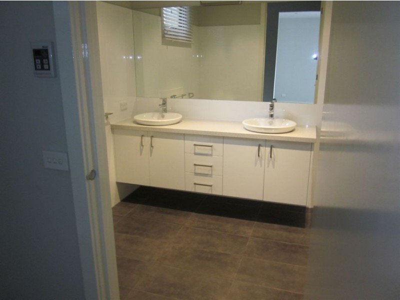 1B Davies St, Dromana VIC 3936