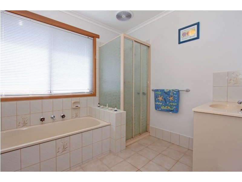 149 Seventh Ave, Rosebud VIC 3939