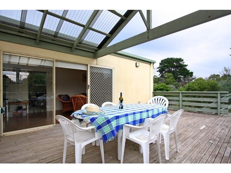 2 The Avenue, Mccrae VIC 3938