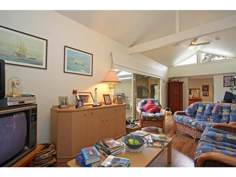 2 The Avenue, Mccrae VIC 3938