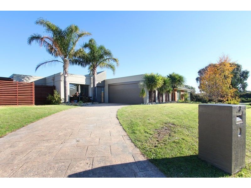 3 Fairway Drive, Safety Beach VIC 3936
