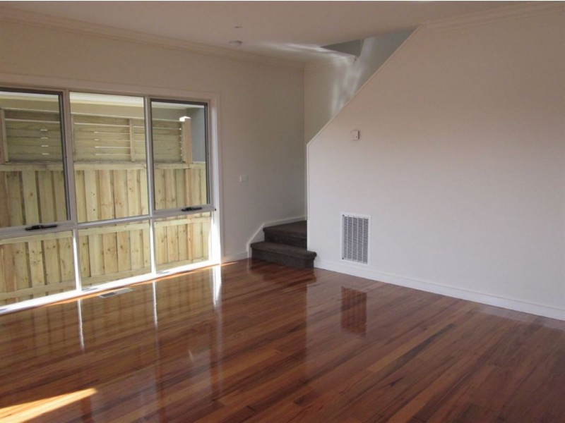 2/29 South Rd, Mccrae VIC 3938