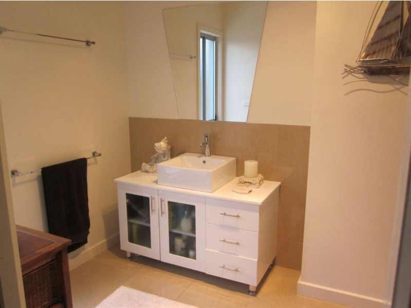 2/5 Thomas St, Dromana VIC 3936