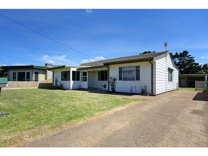2 Balmoral Ave, Safety Beach VIC 3936