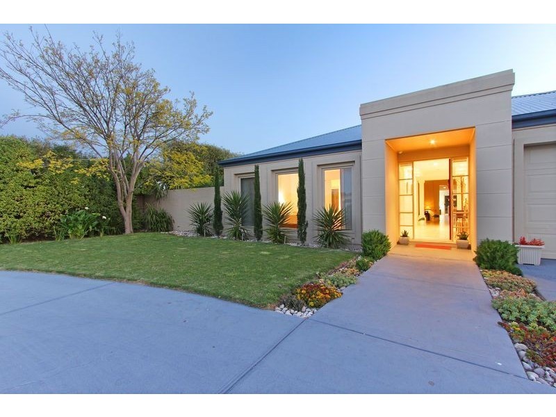 16 Palm Tree Drive, Safety Beach VIC 3936