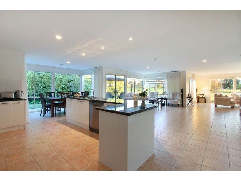 16 Palm Tree Drive, Safety Beach VIC 3936