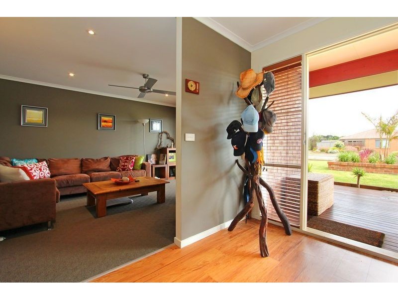 31 Lakeview Drive, Safety Beach VIC 3936