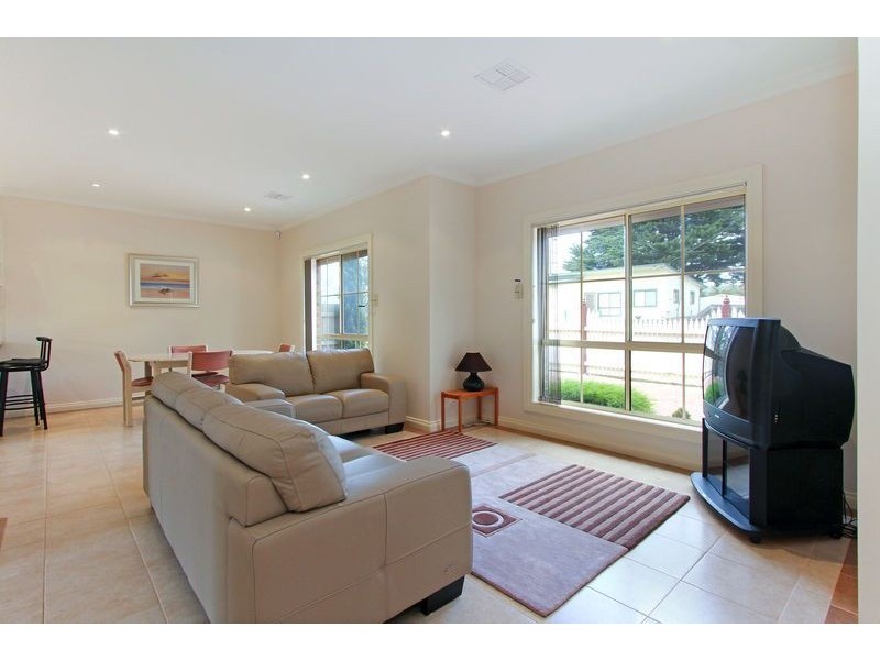 2b Watson Avenue, Dromana VIC 3936