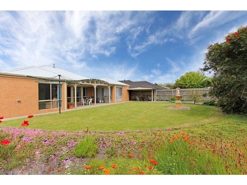 7 Somerset Place, Safety Beach VIC 3936