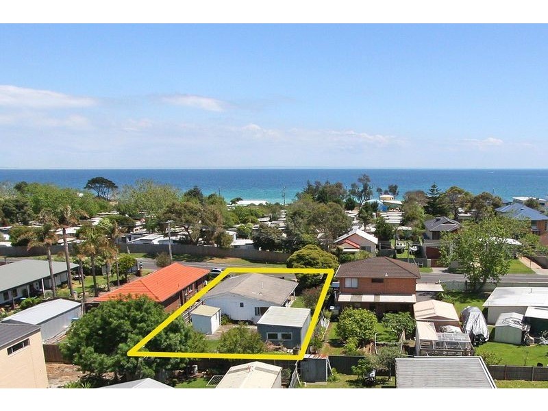 118 Dromana Parade, Safety Beach VIC 3936