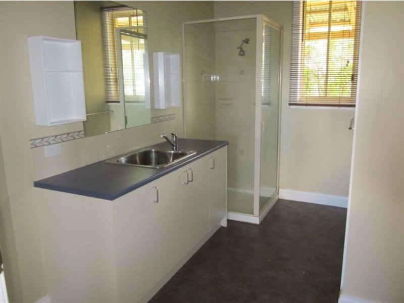 99 Donaldsons Rd, Red Hill VIC 3937