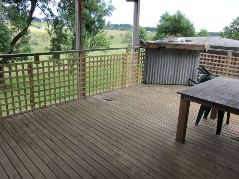 99 Donaldsons Rd, Red Hill VIC 3937