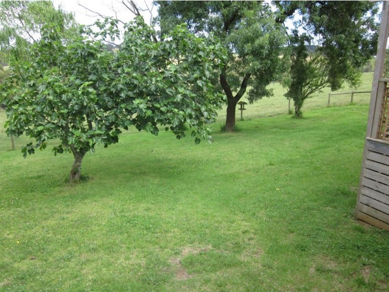 99 Donaldsons Rd, Red Hill VIC 3937