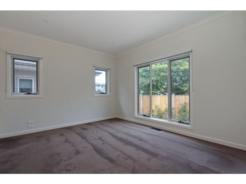 2/29 South Rd, Mccrae VIC 3938