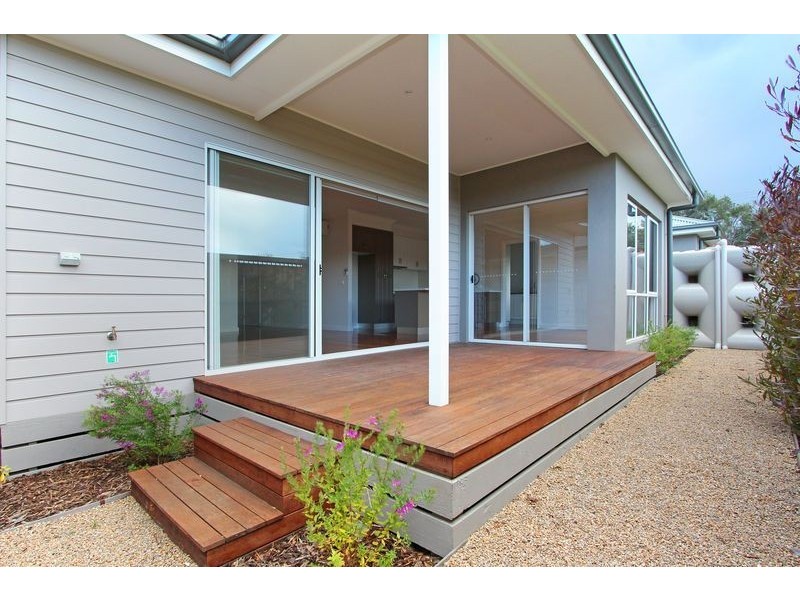 2/29 South Rd, Mccrae VIC 3938