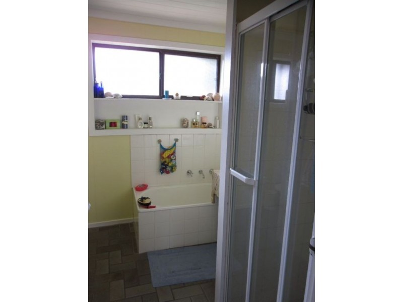 76 Seaview Ave, Safety Beach VIC 3936