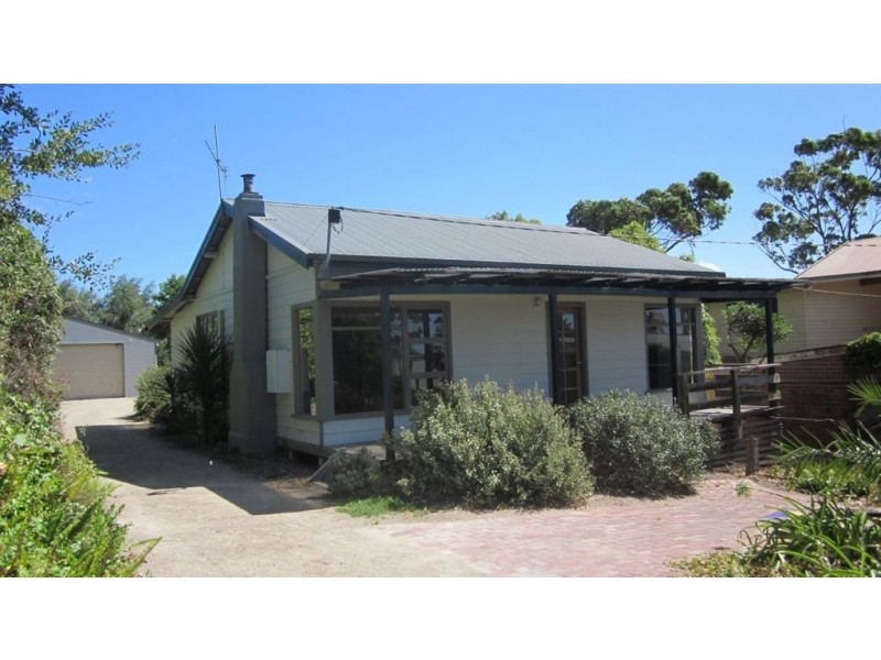 2 Charles St, Mccrae VIC 3938