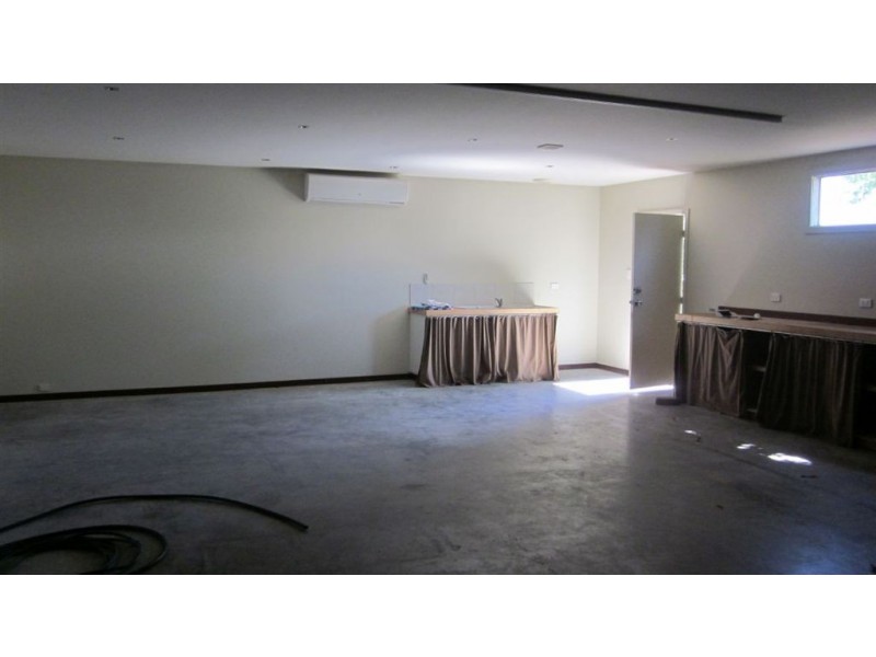 2 Charles St, Mccrae VIC 3938