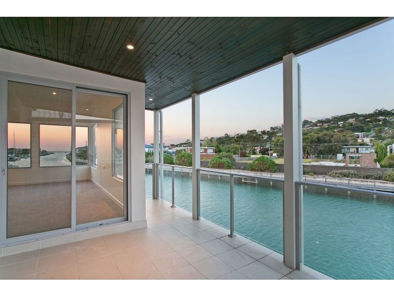2 Clipper Quay, Safety Beach VIC 3936