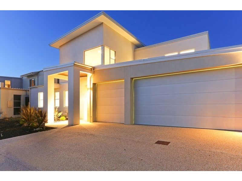 2 Clipper Quay, Safety Beach VIC 3936