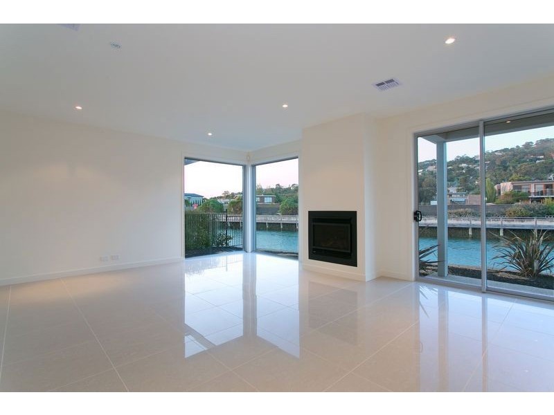 2 Clipper Quay, Safety Beach VIC 3936