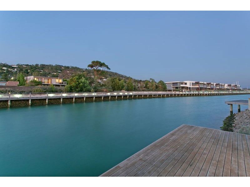 2 Clipper Quay, Safety Beach VIC 3936
