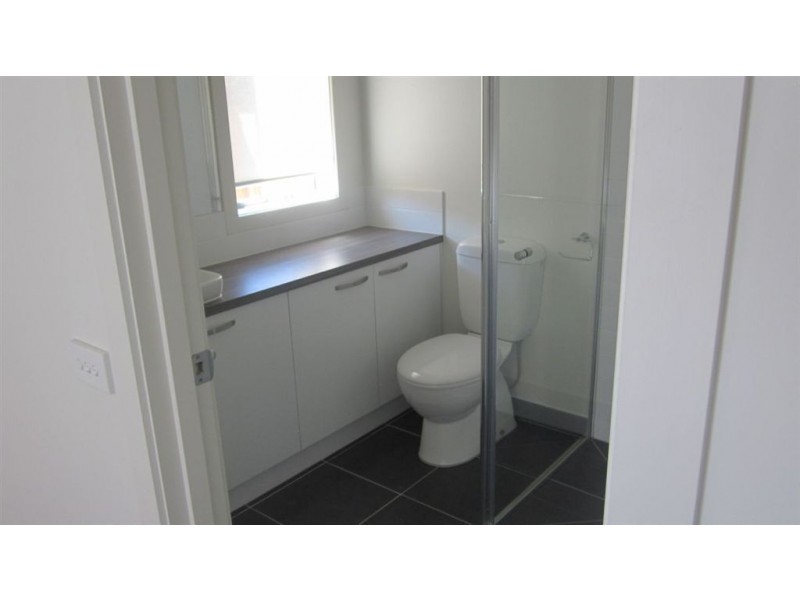 2/33 Dromana Parade, Safety Beach VIC 3936