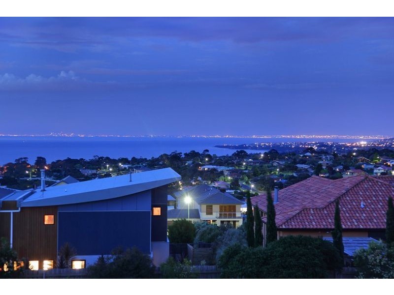 13 Thames Place, Mount Martha VIC 3934