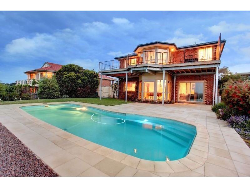 13 Thames Place, Mount Martha VIC 3934