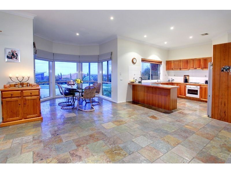 13 Thames Place, Mount Martha VIC 3934