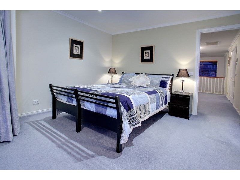 13 Thames Place, Mount Martha VIC 3934