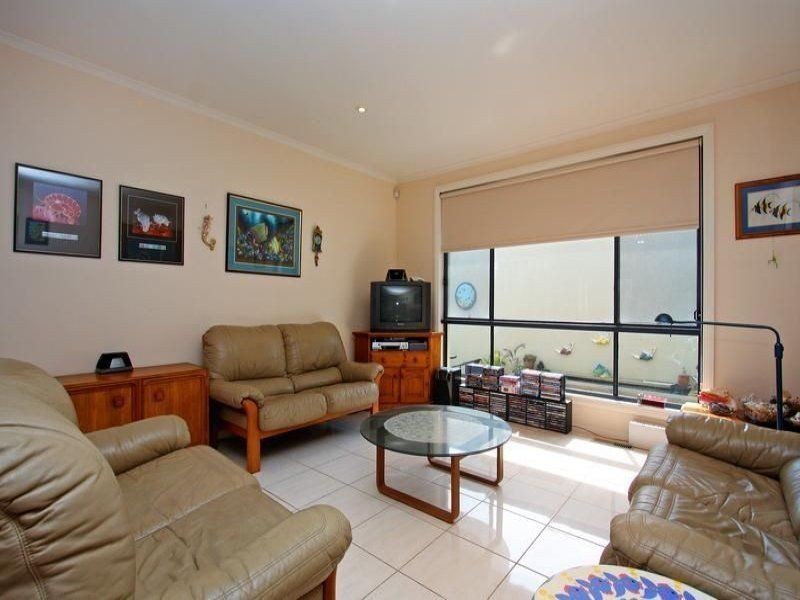 2/2 Iluka Street, Safety Beach VIC 3936
