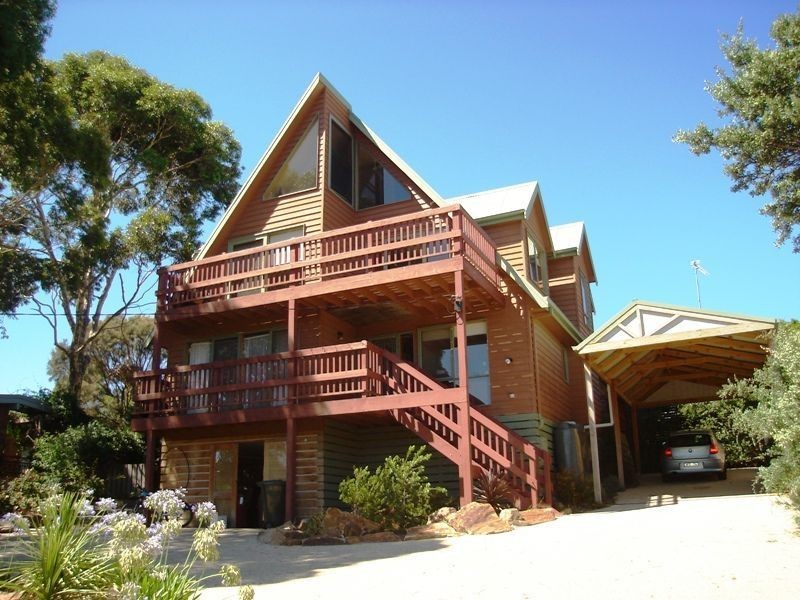 8 Asquith Avenue, Mount Martha VIC 3934