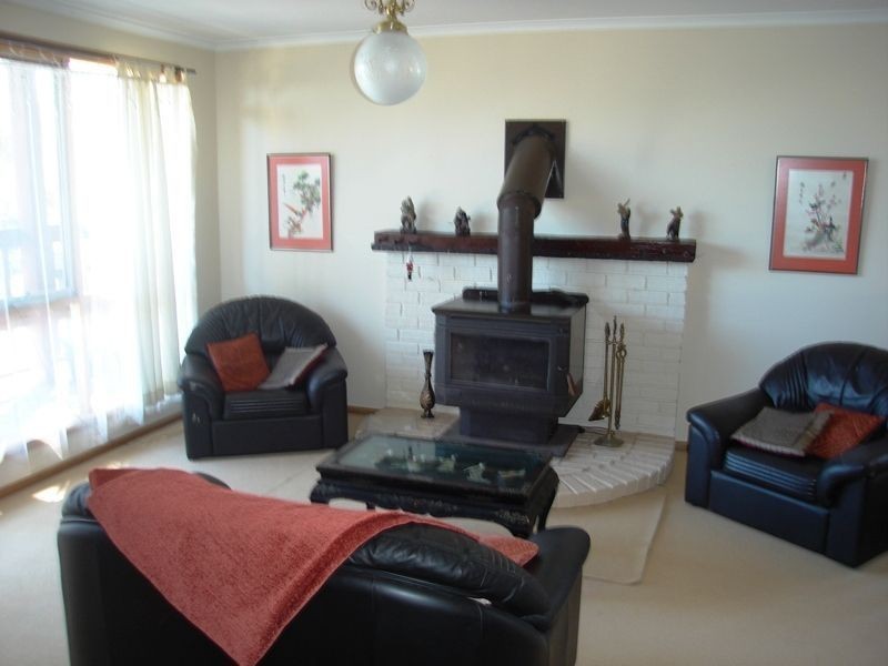 8 Asquith Avenue, Mount Martha VIC 3934