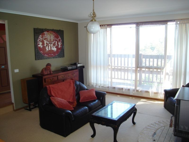 8 Asquith Avenue, Mount Martha VIC 3934